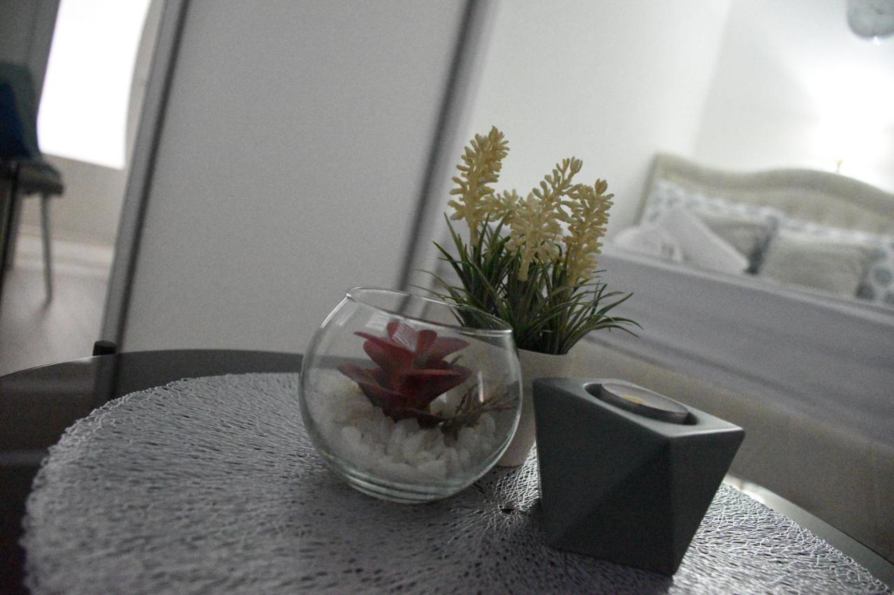 The White Apartment موستار المظهر الخارجي الصورة